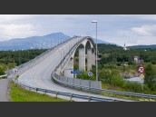 Saltstraumbrua och fylkesvei 17.