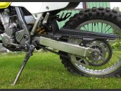 Fotpinnar, sving och drivpaket DRZ 400S från 2005.
