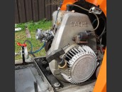 Motor, Sachs SA 340 med sin förgasare ansluten till en flaska som bensintank.